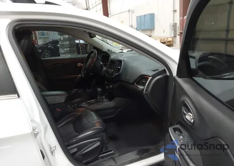 2019 Jeep Cherokee Latitude Plus 4X4 from USA, damaged, VIN 1C4PJMLX8KD484233